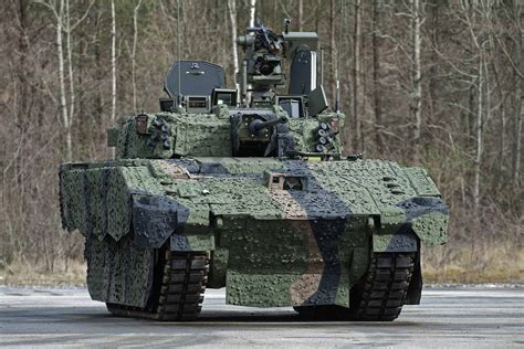 uk halts trials   tanks  vibrate    fast militarycom
