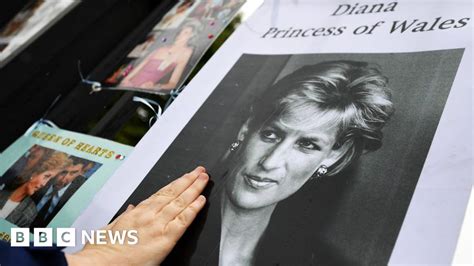 Public Marks 20 Years Since Princess Diana S Death Bbc News