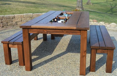 remodelaholic woodworking plans patio table  built  drink coolers