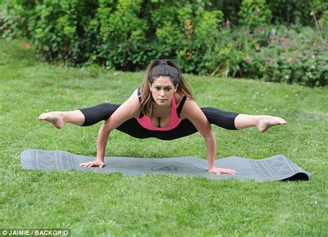 Cbb S Casey Batchelor Shows Off Flexible Yoga Moves Daily Mail Online