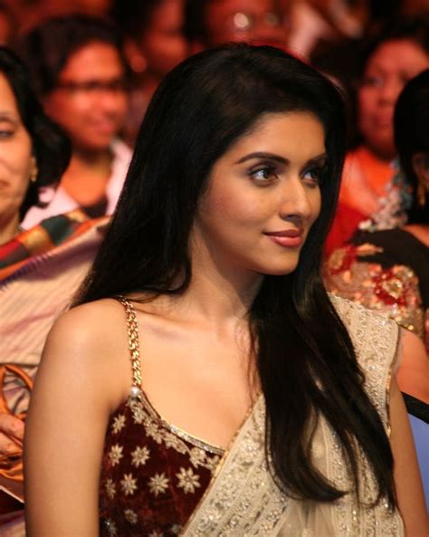 high quality bollywood celebrity pictures asin super sexy in saree at a awards function