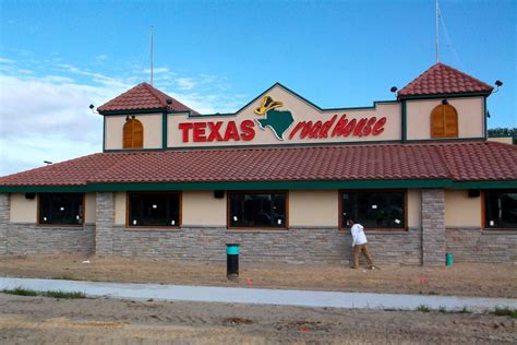 texas roadhouse restaurant remains  track  anticipated opening