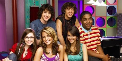 zoey 101 reboot trailer cast news air date and spoilers zoey 101