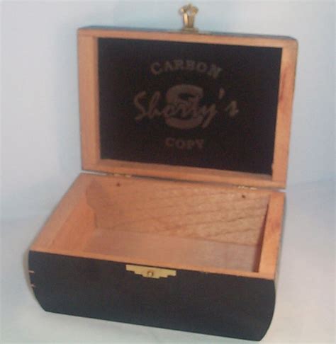 classic  black cigar box   hinged lid   clasp closure fits  rows  cigars