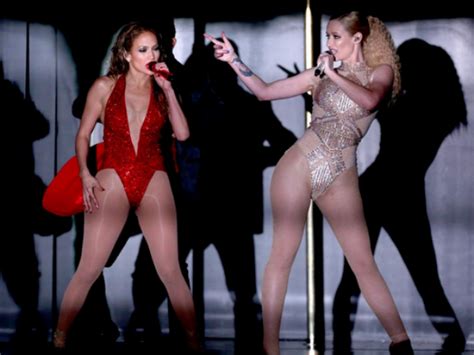 Jennifer Lopez Booty Amas Jennifer Lopez Iggy Azalea