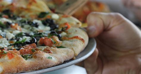 dominos pizza opent drie nieuwe filialen  enschede
