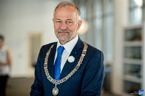 weerter burgemeester heijmans legt voorzitterschap stichting tijdelijk neer nederweert