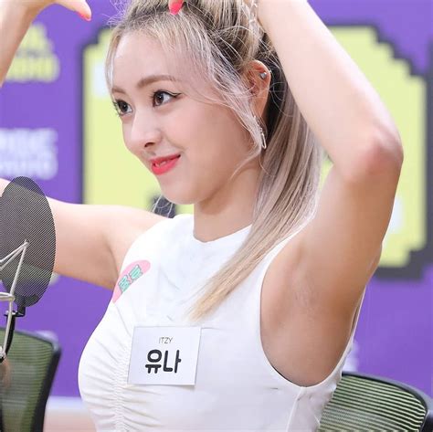 Yuna Itzy Yuna Yunaarmpit Kpop Kpoparmpit Kpop Kpoparmpit Armpit Hot