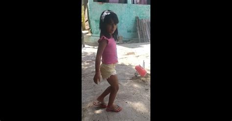 menina dancando