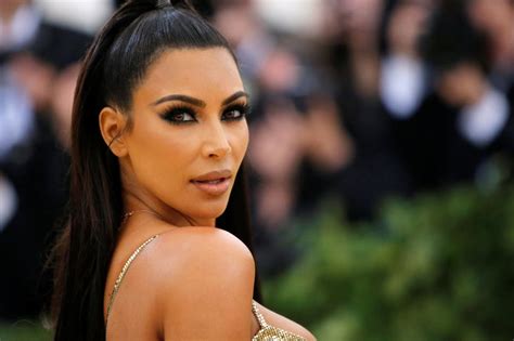 kim kardashian strips completely naked to sell latest eyeshadow…and