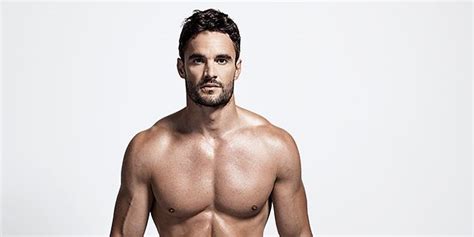 how cover model thom evans built a ripped physique