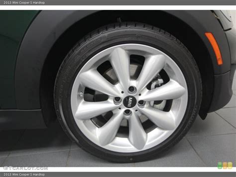 mini cooper  hardtop wheel  tire photo  gtcarlotcom