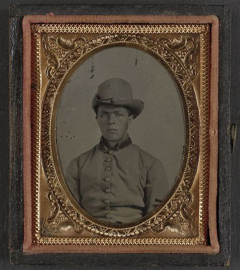 [unidentified soldier in confederate uniform and hardee