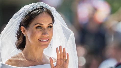 royal wedding tiaras princess diana  meghan markles crowns