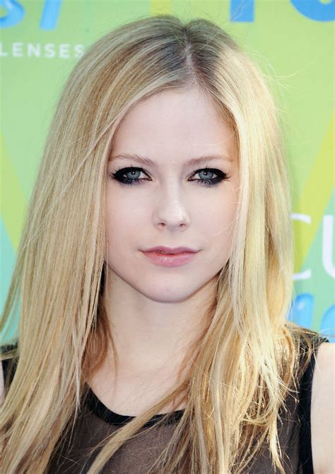 female singers avril lavigne pictures gallery 58