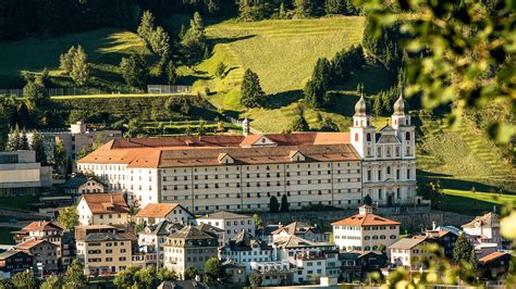 kloster disentis benediktinerabtei schweiz tourismus