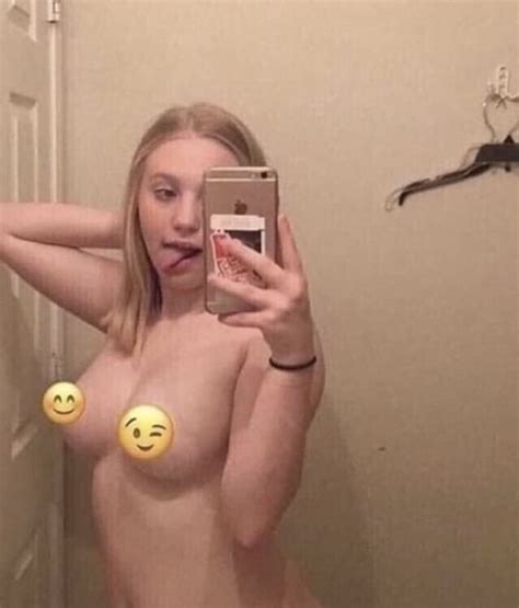 what s the name of this blonde teen taking a nude selfie 1 reply