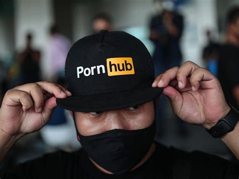 Pornhub Owner Agrees To Pay 1 8m To Resolve Sex Trafficking Charge