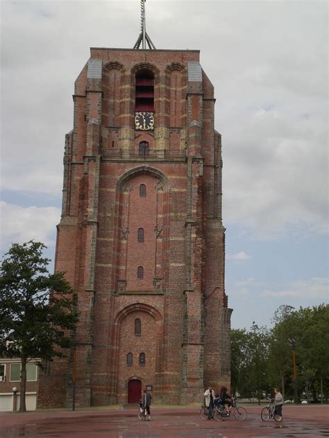 oldehove de scheve toren van pisa  leeuwarden gebouwen stad oude kerken
