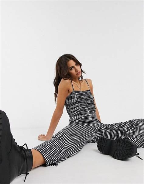 bershka jumpsuit mit geraffter front und monochromem karomuster