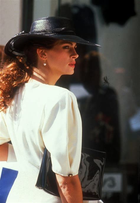 10 iconic onscreen looks from julia roberts in 2020