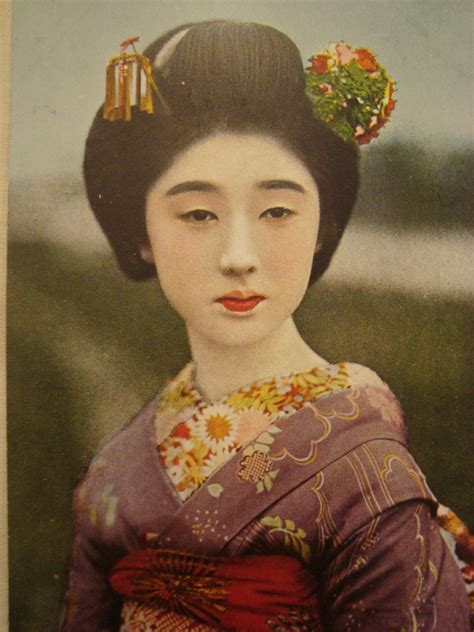 Stunning Colorful Vintage Japanese Geisha Maiko Portrait Pc