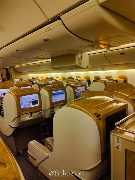 flight report emirates ek  manila  dubai overnight long haul flight   middle