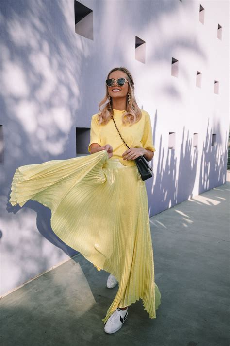 yellow and 12 things amber fillerup clark classic style outfits