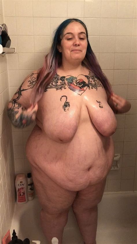 lilith the cenobite 390 lbs of jiggling in the shower