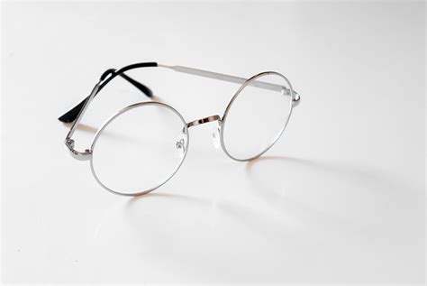 8 Best Eyeglass Frames For Older Women Webeyecare