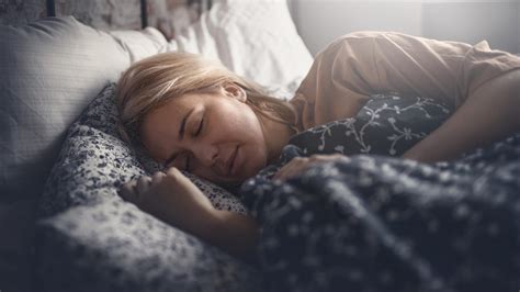 studie  beweisen frauen die mit licht schlafen nehmen schneller