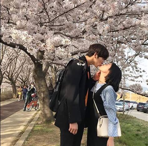 𝐬𝐢 𝐞𝐬𝐭𝐮𝐯𝐢𝐞𝐫𝐚𝐬 𝐞𝐧 𝐛𝐭𝐬 In 2020 Couples Couples Asian Korean Couple