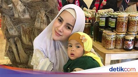 Olla Ramlan Sudah Nazar Untuk Berjilbab Kapan Rencananya