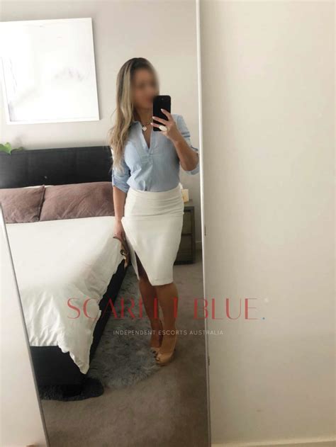 Leah Lux Independent Private Escort Scarlet Blue