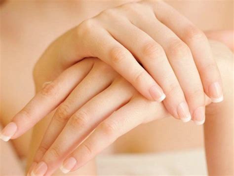 6 Home Remedies For Tanned Hands