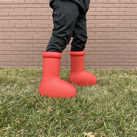 wore  mschf big red boots  youtuber told