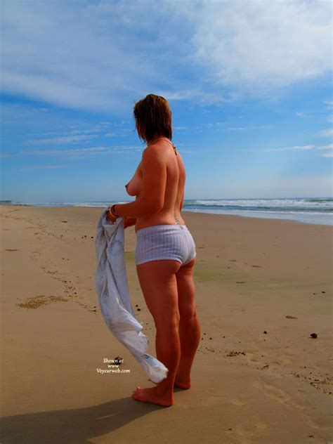 Nude Amateur Lazy Day At The Beach February 2010