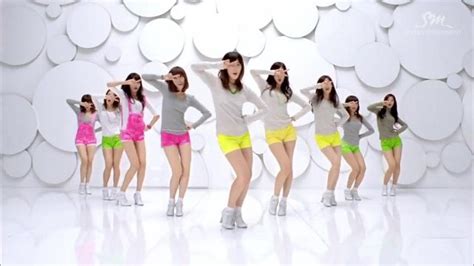 The Short Yellow Snsd In The Clip Gee Spotern