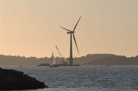 Écosse un premier parc éolien flottant commence à alimenter le réseau les smartgrids
