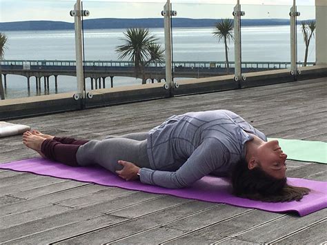 matsyasana yin yoga yoga poses