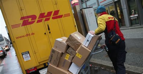 dhl stops delivering parcels  road  uk days  christmas metro news