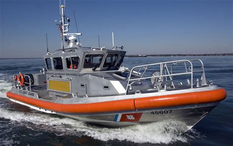 coast guard rescues  boaters  naples florida