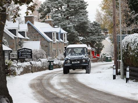 snow set to hit britain as temperatures plunge forecasters warn the