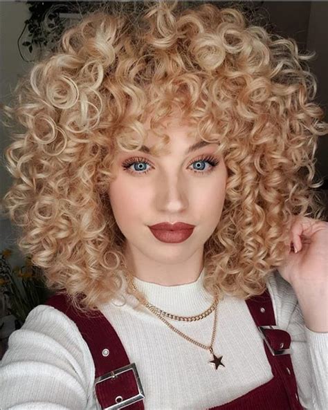20 Sexy Curly Hairstyle For White Girls 2020 Latest Fashion Trends