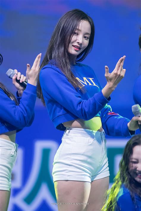 Momoland Yeonwoo Had A Gorgeous Performance At Citizen S