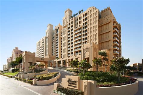 win  luxury staycation  dubais palm jumeirah hotels time  dubai