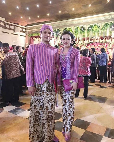 berbagai jenis pakaian adat jawa tengah  penuh  makna