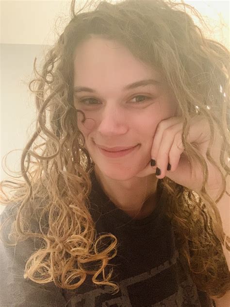 Tw Pornstars 🎃 Nicole Knight 🎃 Twitter Heres A Bathroom Selfie