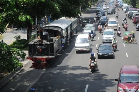 wisata kereta uap  solo