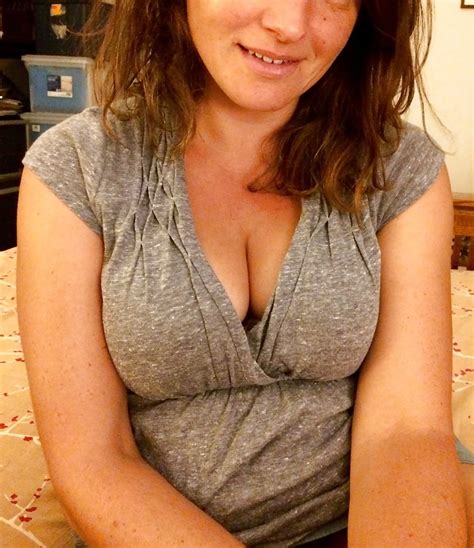 busty mature wife julie 28 bilder